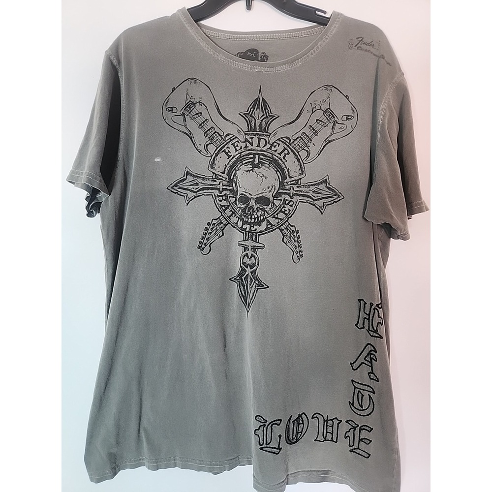 Vintage FENDER Custom Shop T- Shirt Mens 2XL Gray Distressed Axes Guitar Skull